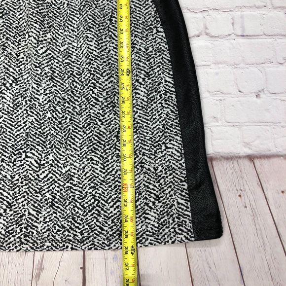 Karen Kane Women Short Sleeve Faux Leather Trim Sheath Dress Size Small M118 -9 - Picture 3 of 13